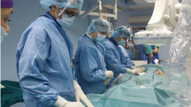 Лекари в УМБАЛ „Св. Марина“ направиха безкръвна сърдечносъдова интервенция на нови шест пациента