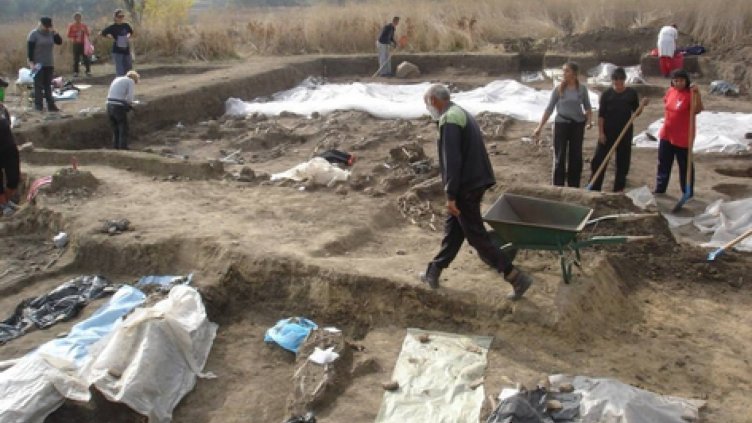 Откриха уникален олтар от IV век преди Христа в "Мини Марица-изток"