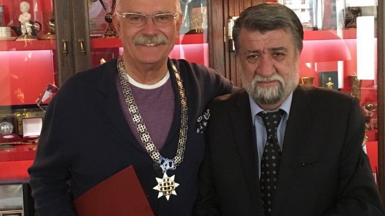 Министър Рашидов награди Никита Михалков със „Златен век”