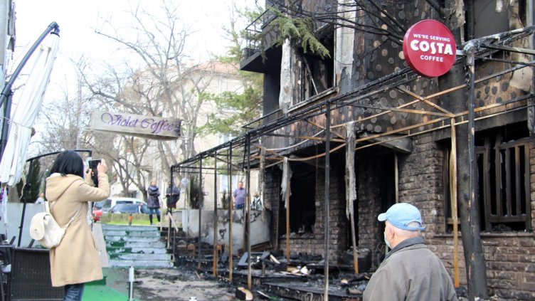 Запалиха топ заведение в Стара Загора, изгоряха и три апартамента