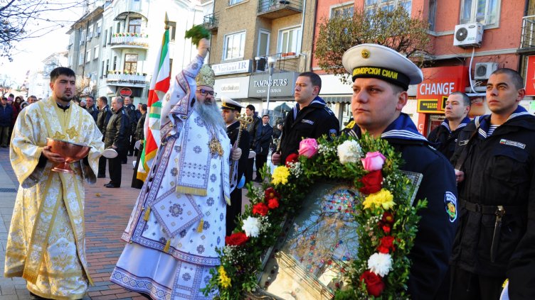 Състоя се молебен в чест на Св. Николай Чудотворец