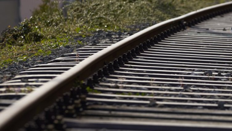 Влак блъсна автобус в Германия, трима пострадаха