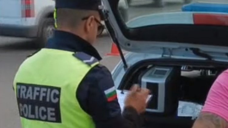 Девненци жулят амфети и карат