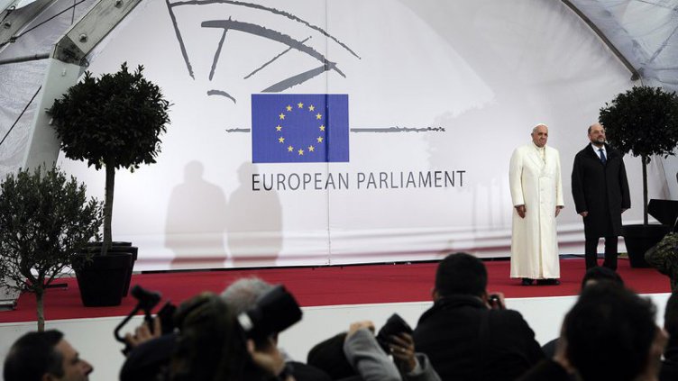 Папа Франциск на кратка визита в Европарламента
