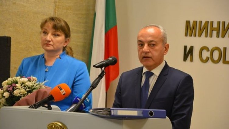 Дали ще пpодължи бонycът от 50 лева към пенcиите? Гълъб Донев мисли!