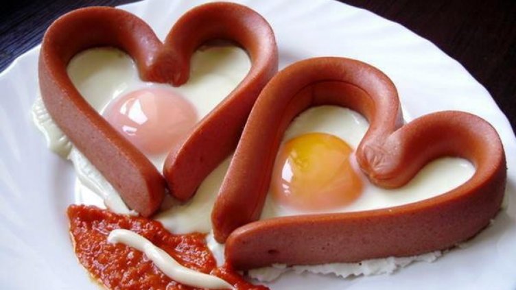 Млякото и кренвиршите поскъпнаха