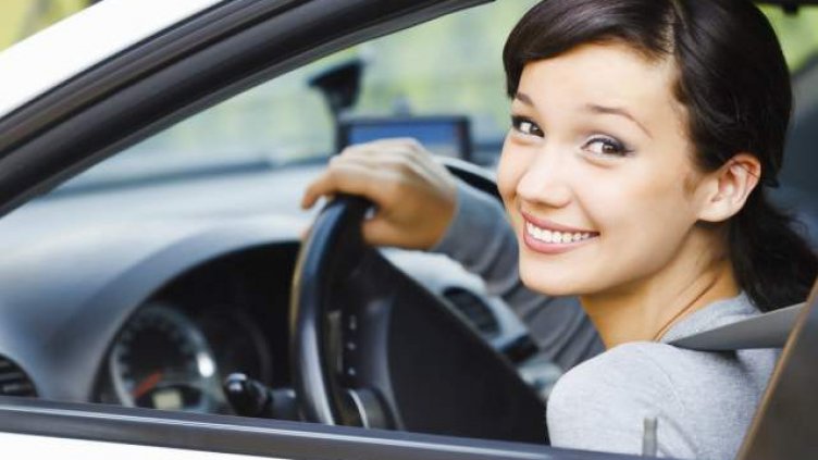 Жените зад волана: Предпазливи, но не могат да паркират и им липсва решителност