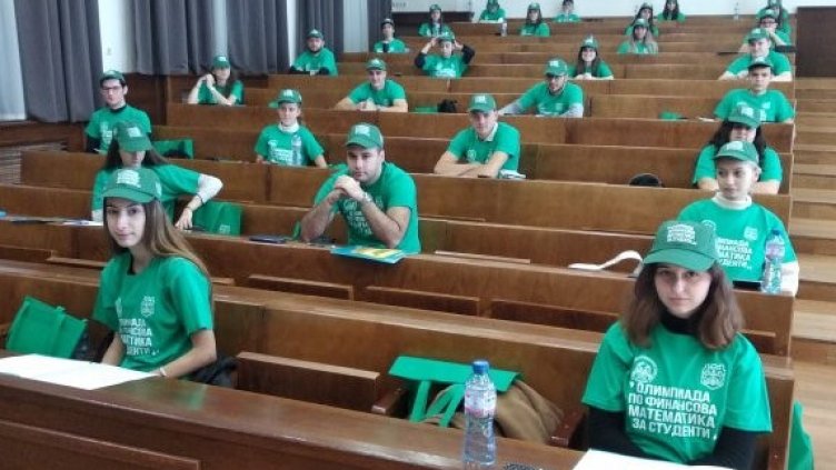 Студенти от ИУ и ВВМУ обраха призовите места на олимпиада по математика