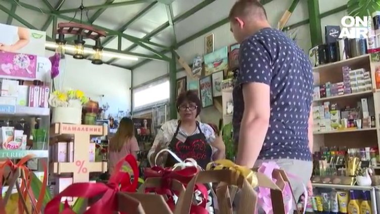 Анна – жената, която спаси празника на самотните ни родители! ВИДЕО