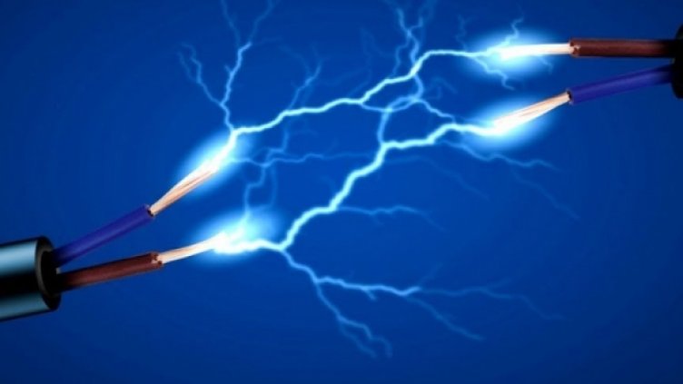 Късо съединение подпали кухня във Варна през нощта