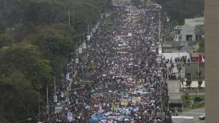 Над 50 000 души протестираха в столицата на Перу