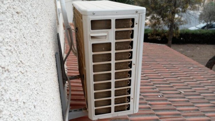 Тикнаха в ареста непълнолетен, крал климатици от училището в с. Каменар