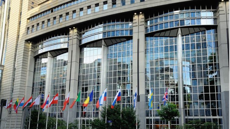 Евродепутати търсят средства за снемане на мониторинга на България