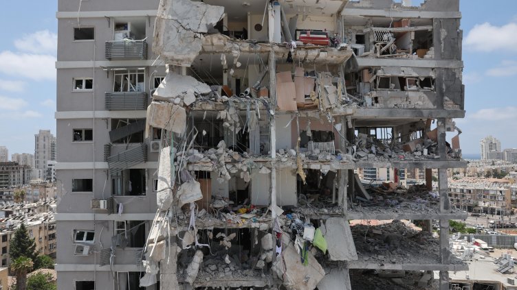 Иран с нова вълна от атаки срещу Израел