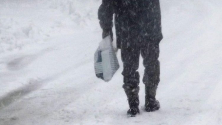 Баба Марта си тръгва с 15 см сняг в Смолянско