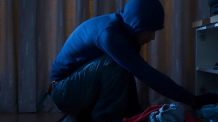 Криминално проявен обра жилище във варненски квартал