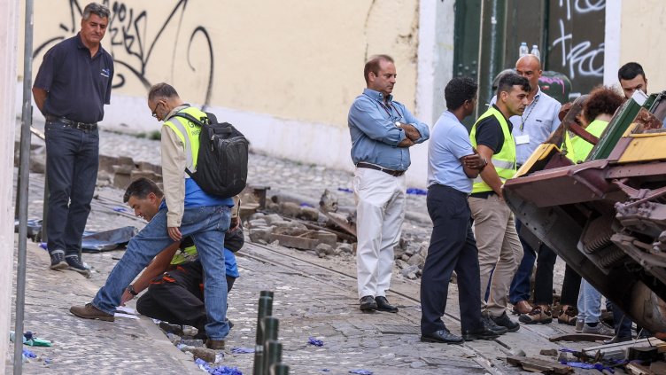 Броят на загиналите при катастрофата в Лисабон нарасна на 17