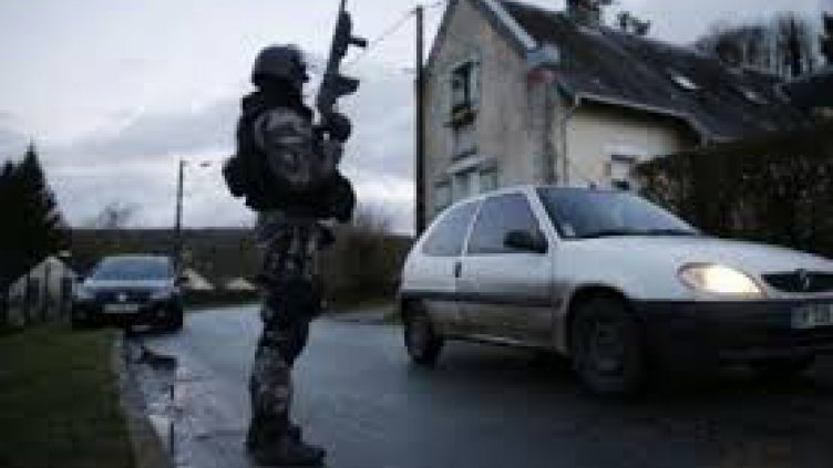 Съучастник на атентаторите от Париж се предаде в Белгия