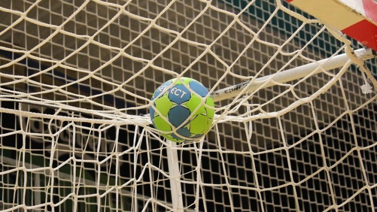 Спартак спечели първа точка в хандбалното първенство