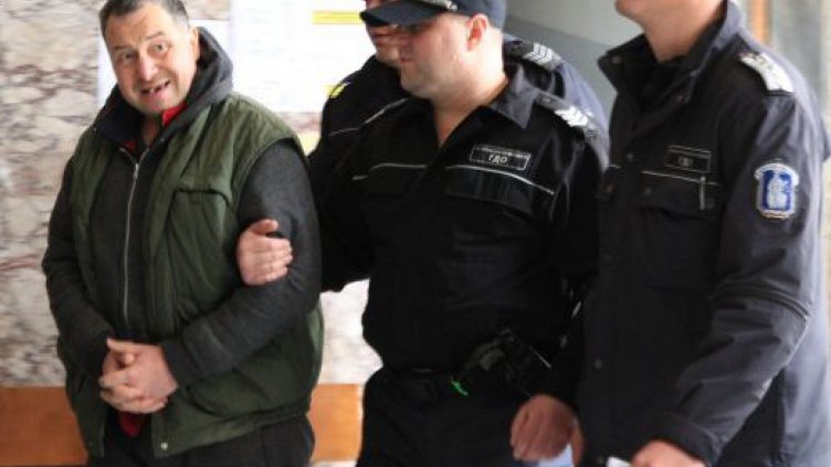 380 000 лева кръвнина поискаха роднините на спецполицая Емил Шарков