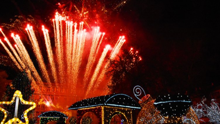 Коледният дух завладя Варна