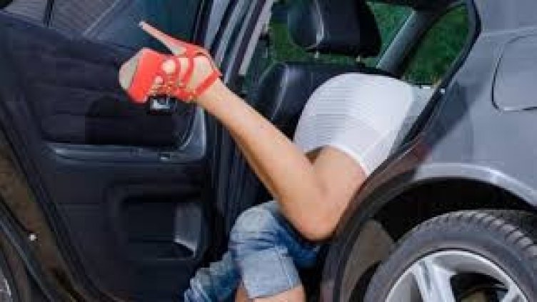 Пробация за проститутка, спипана 8 пъти с клиенти за по-малко от година