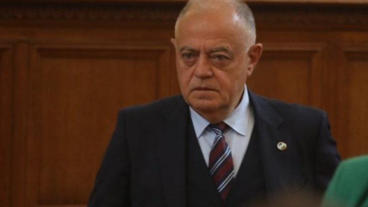 Съпредседателят на ДБ Атанас Атанасов катастрофира с кола на НСО 