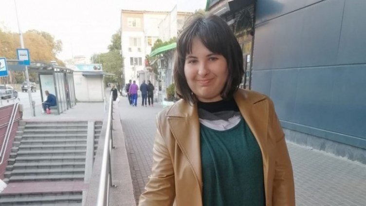 Виждали сте Ваня из Варна. Усмихната, продава гривнички. Съдбата й е...