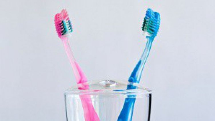 Колко често сменяме четката за зъби