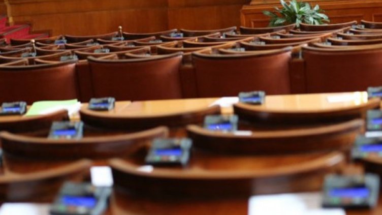 Депутатите единодушно подкрепиха договора за добросъседство с Македония