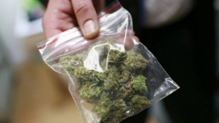 Искат постоянен арест за варненеца, хванат с близо 50 грама трева