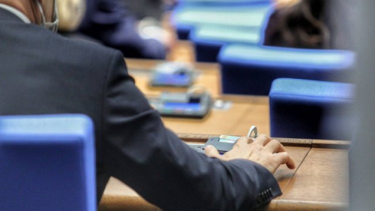 Възможен ли е ребусът: Кой с кого в новия парламент?