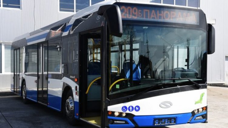 Пускат допълнителни автобуси и тролеи в Деня на Варнa
