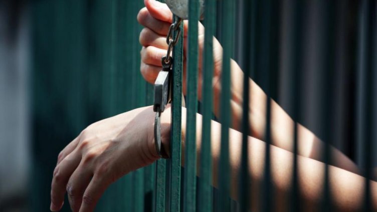 Оставиха в ареста Мария, задържана във Варна с 11 кг. трева, 2,5 кг. кока и 1,5 кг. амфети