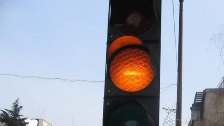 Пуснаха светофарите в центъра на Варна