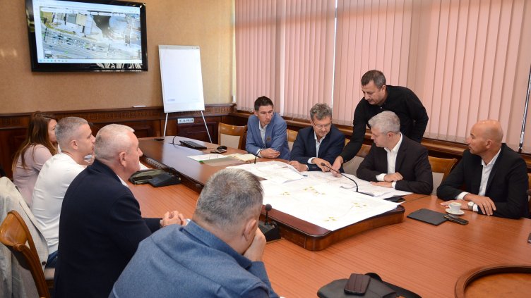 Затварят на части основен варненски булевард