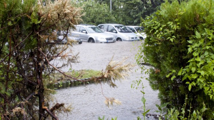  128 обаждания получила Пожарната по време на дъжда