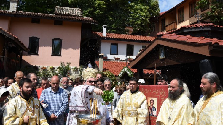 снимки: Пламен Гутинов