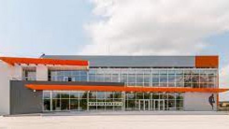 Спортната зала в Суворово става център за бежанци