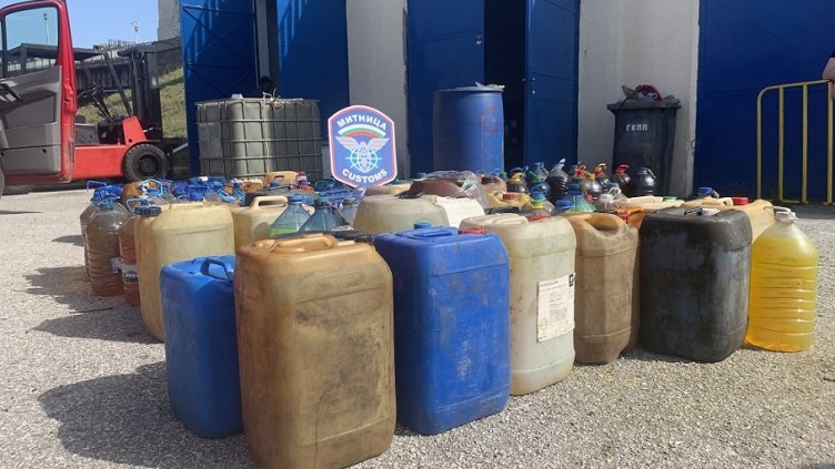 Митничари задържаха 1200 л гориво без документи в Русе