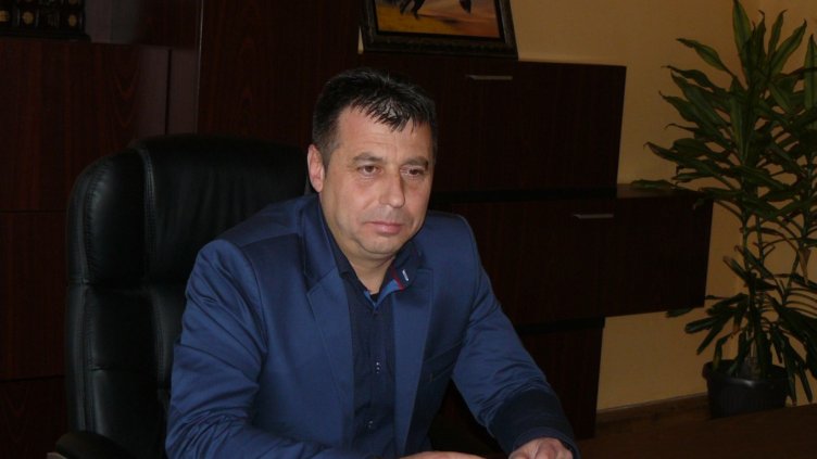 Нови разследващи на делото срещу кмета на Трън