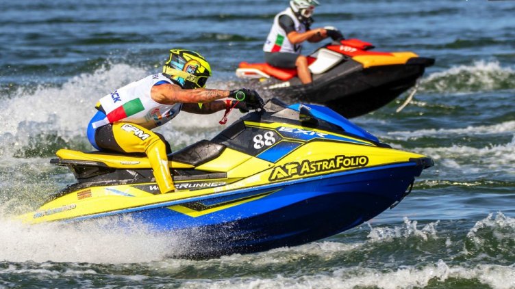 Битка с джетове по време на Балканска купа във Варна