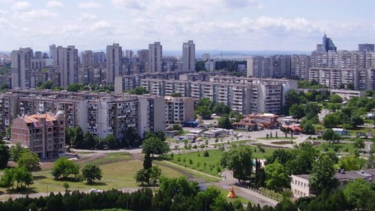 Близо 91 % от българите живеят в собствено жилище, най-често на повече от 30 години