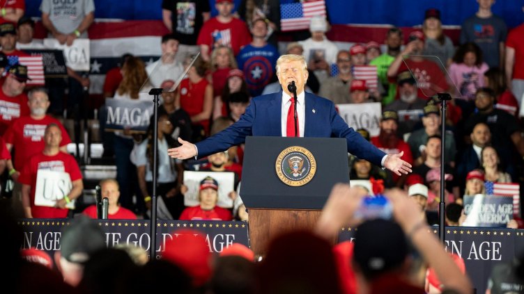 Доналд Тръмп отбеляза 100 дни власт с митинг