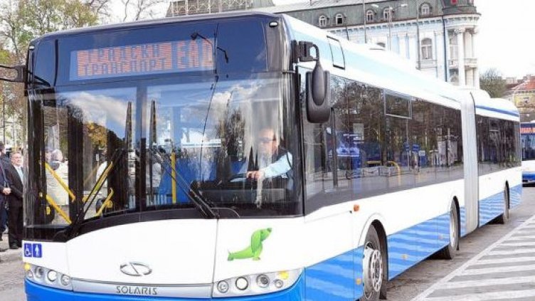 Обсъждат допълнителни автобусни курсове през лятото във Варна