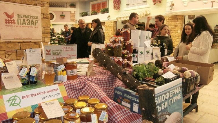 Зам.-министър Костов: Фермерските пазари помагат на производителите да продават директно продуктите си