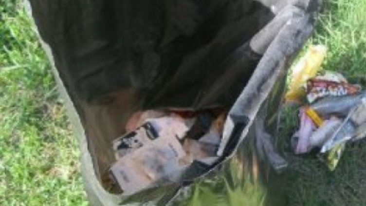 Освежават дворовете на две варненски болници