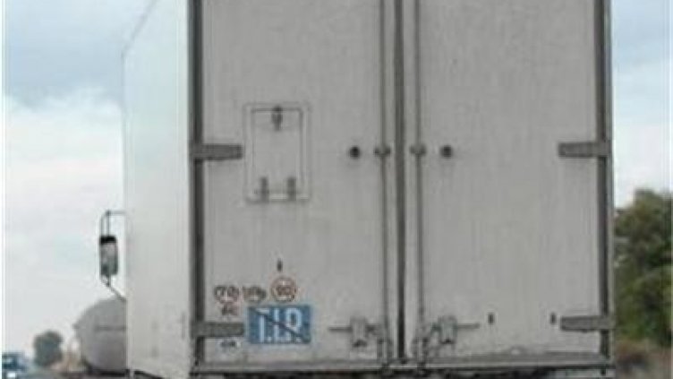 Сръбската гранична полиция задържа 7 мигранти в български камиони