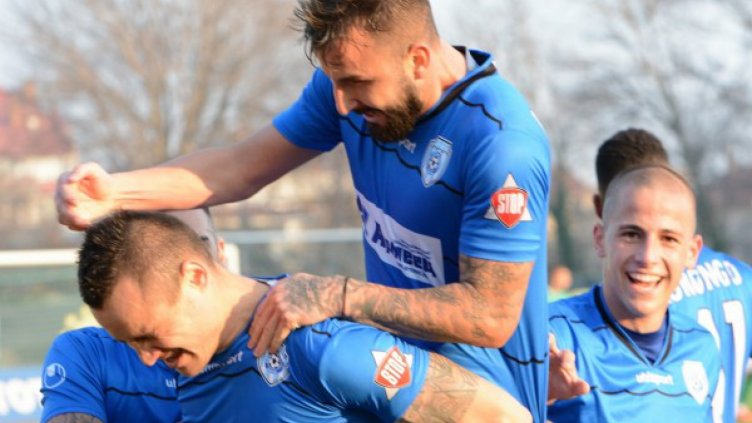 Виктор Генев подписа нов договор с Черно море