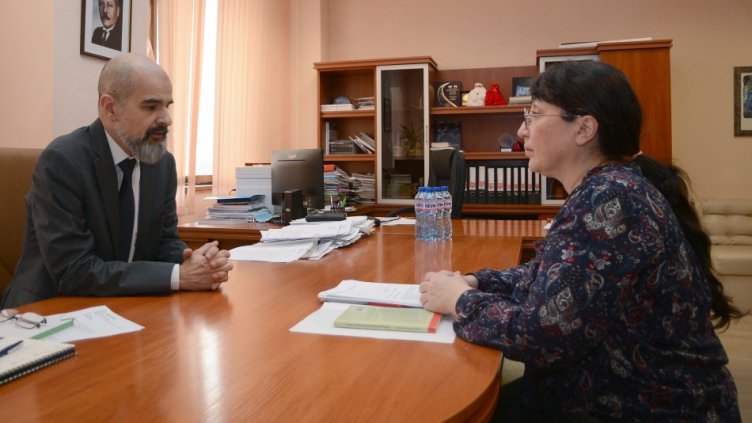 Тема с продължение: Общината се намесва в скандала с варненската гимназия